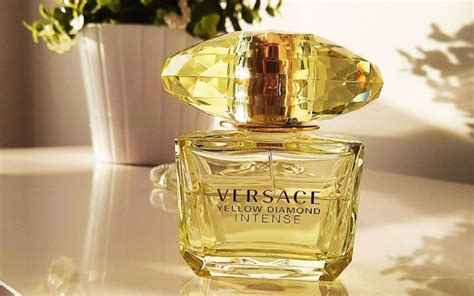 nước hoa versace yellow diamond review|[2024] Đánh giá mùi hương nước hoa Versace vàng Yellow .